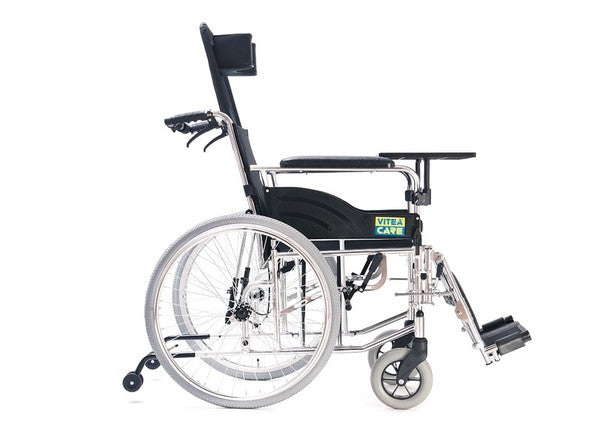 Черна рингова инвалидна количка Vitea Care Recliner VCWK703 с падаща облегалка
-отдясно