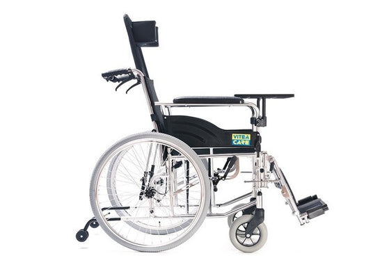Черна рингова инвалидна количка Vitea Care Recliner VCWK703 с падаща облегалка
-отдясно